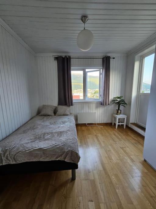 Вилла Cozy Family House Тромсё Экстерьер фото