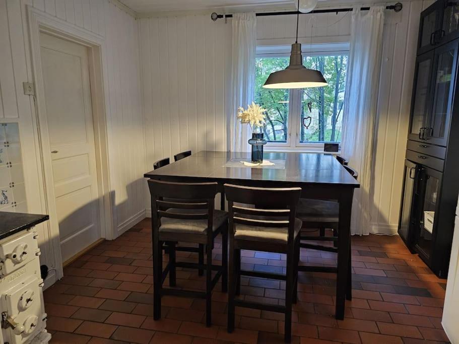 Вилла Cozy Family House Тромсё Экстерьер фото