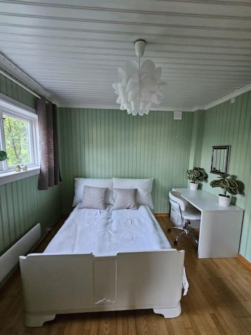 Вилла Cozy Family House Тромсё Экстерьер фото